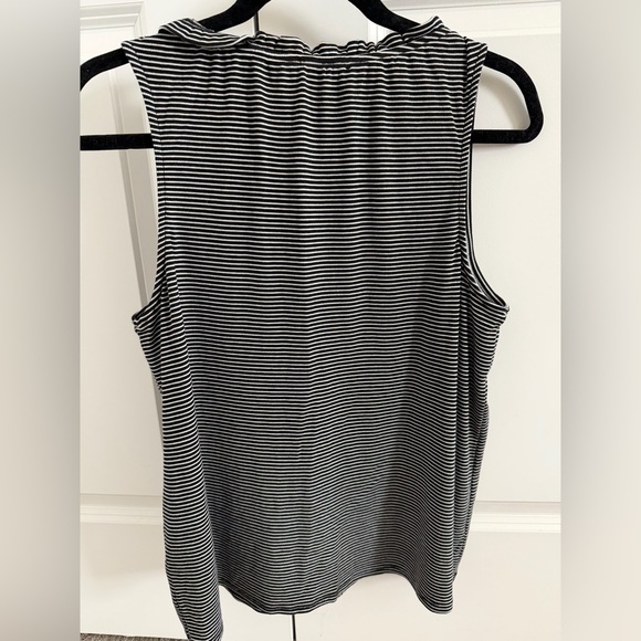 Gilli Monochrome Striped Tank Top - Picture 4 of 4